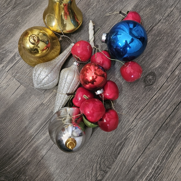Festive Multicolor Holiday Ornaments Set - Picture 8 of 9